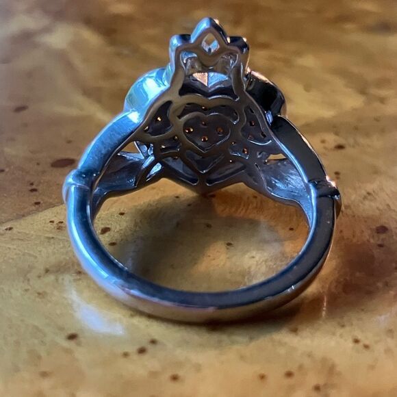 Natural Red Garnet Sterling Silver Claddagh Ring Size 6 - Picture 5 of 9